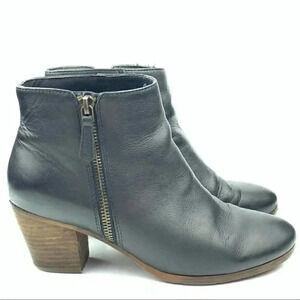 Crown Vintage ankle booties sz 6.5 black leather